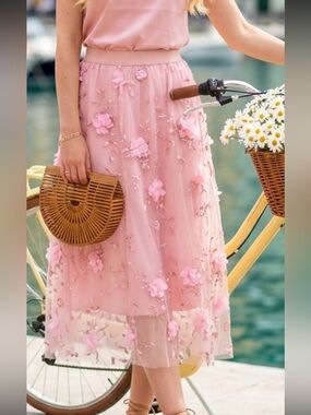 Women’s Pink Floral Appliqué Midi Skirt